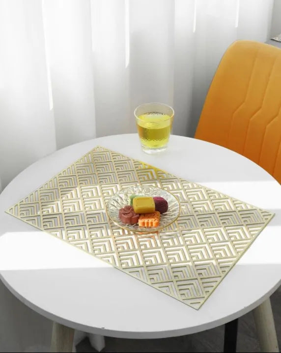 2/4/6 PVC Luxury Leaves Placemats Hollow Decorativ Non-slip Table Mat PVC Insulated Hollow Placemat Kitchen Dining Table Mat Coaster Cup Pad HomeTable Mats Wipeable Vinyl Place Mat for Holida