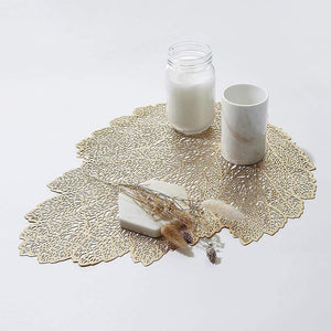 2/4/6 Vinyl Polyvinyl Chloride Leaf Shape Design Placemats for Dining Table Set Tropical Leaves Vinyl Indoor Outdoor Heat Resistant Table Mats for Kitchen Patio Farmhouse Holiday Wedding Centerpiece,
