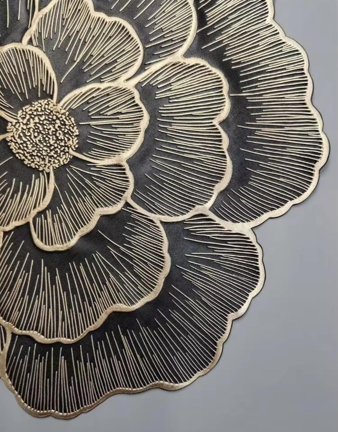 2/4/6/8 Set Black Gold Round  Pressed Vinyl Metallic Flower Table Mats HZ BEDDING