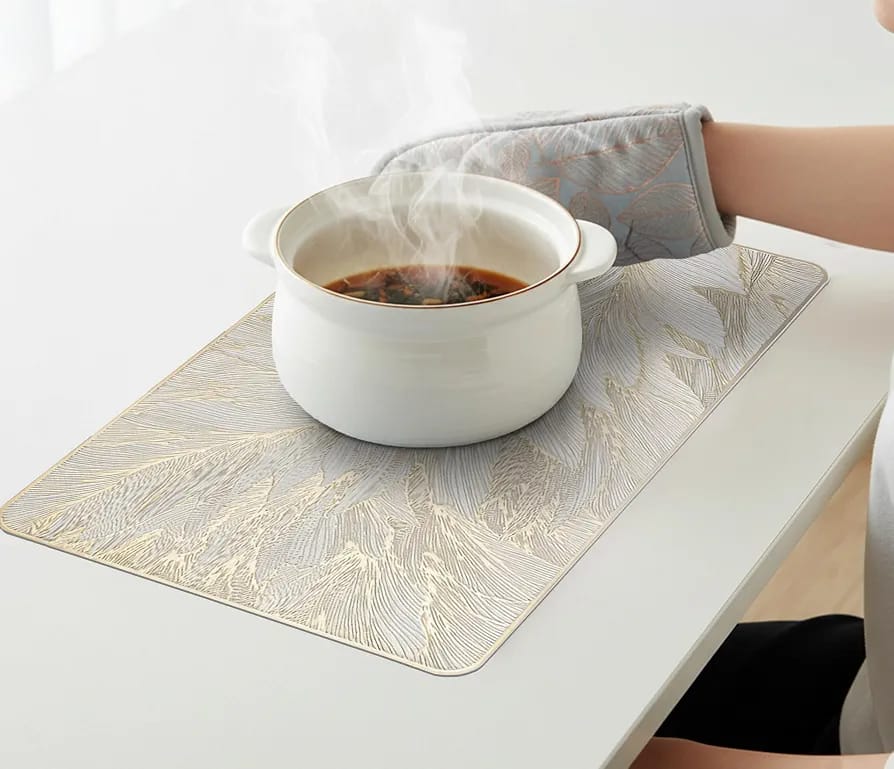 2/4/6/8 Set Feather Leaf Golden Rectangle Vinyl Table Mats & Runner HZ BEDDING