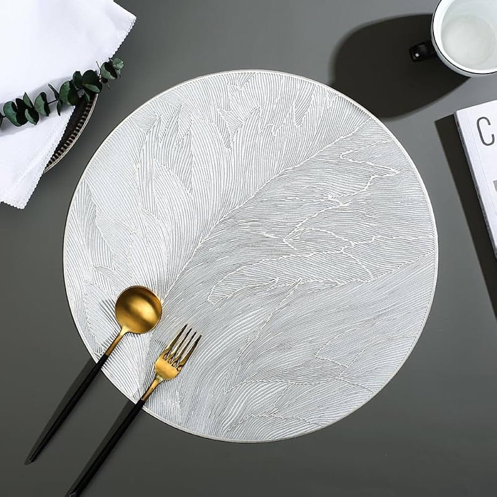 2/4/6/8 Set Feather Leaf Silver Round Vinyl Table Mats & Runner HZ BEDDING