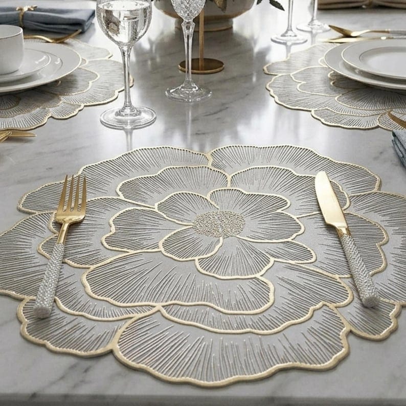 2/4/6/8 Set Foral Floral Shaped Placemats Vinyl Metallic Flower Table Mats HZ BEDDING