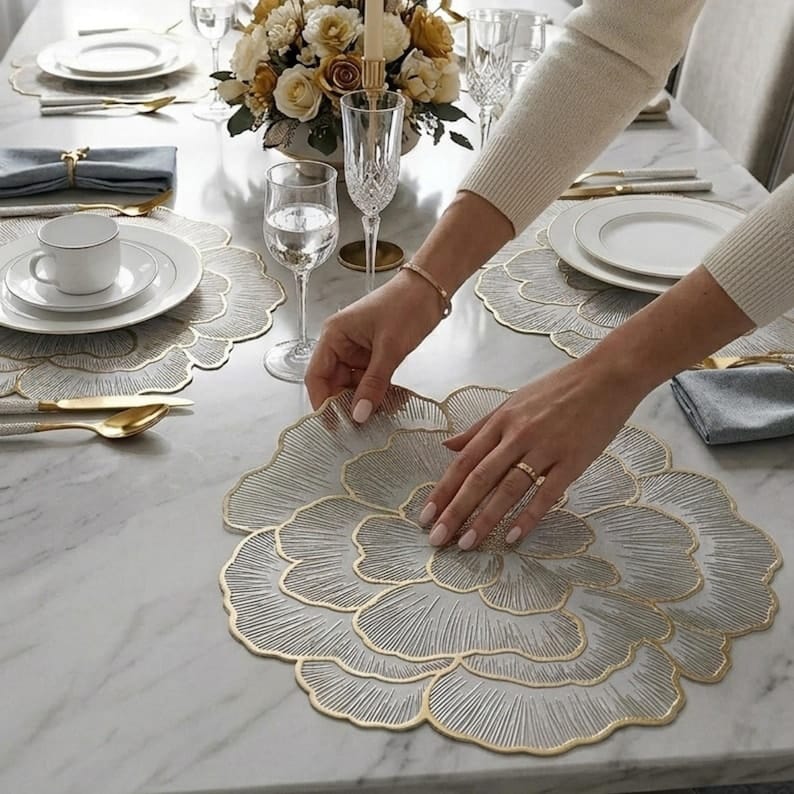 2/4/6/8 Set Foral Floral Shaped Placemats Vinyl Metallic Flower Table Mats HZ BEDDING