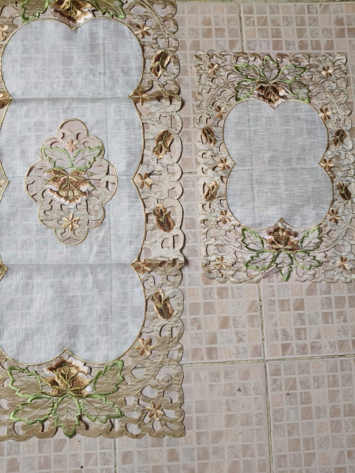 3 Piece Embroidered Table Mat Set – 2 Table Mats + 1 Runner | Elegant Floral Design HZ BEDDING