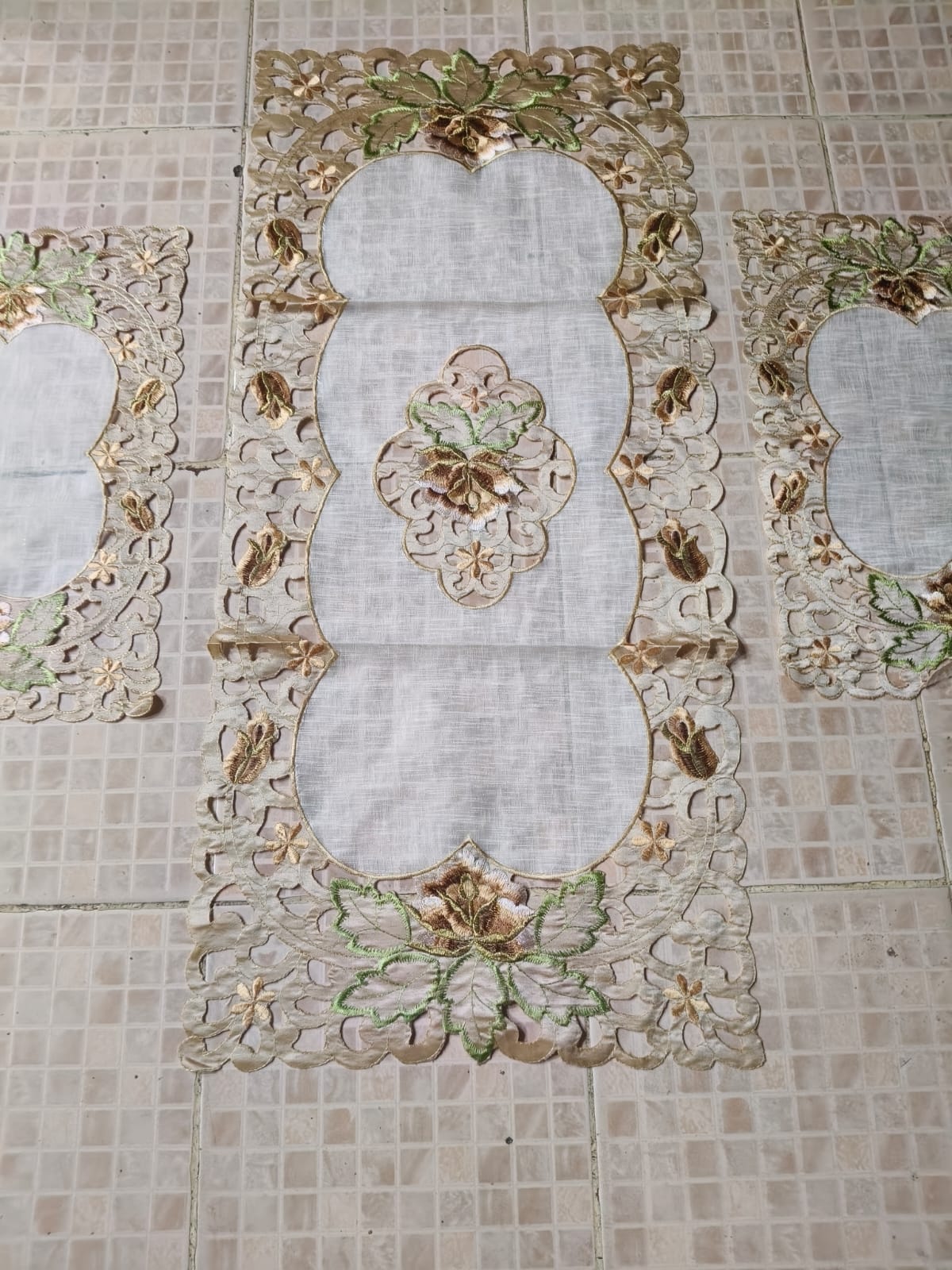 3 Piece Embroidered Table Mat Set – 2 Table Mats + 1 Runner | Elegant Floral Design HZ BEDDING