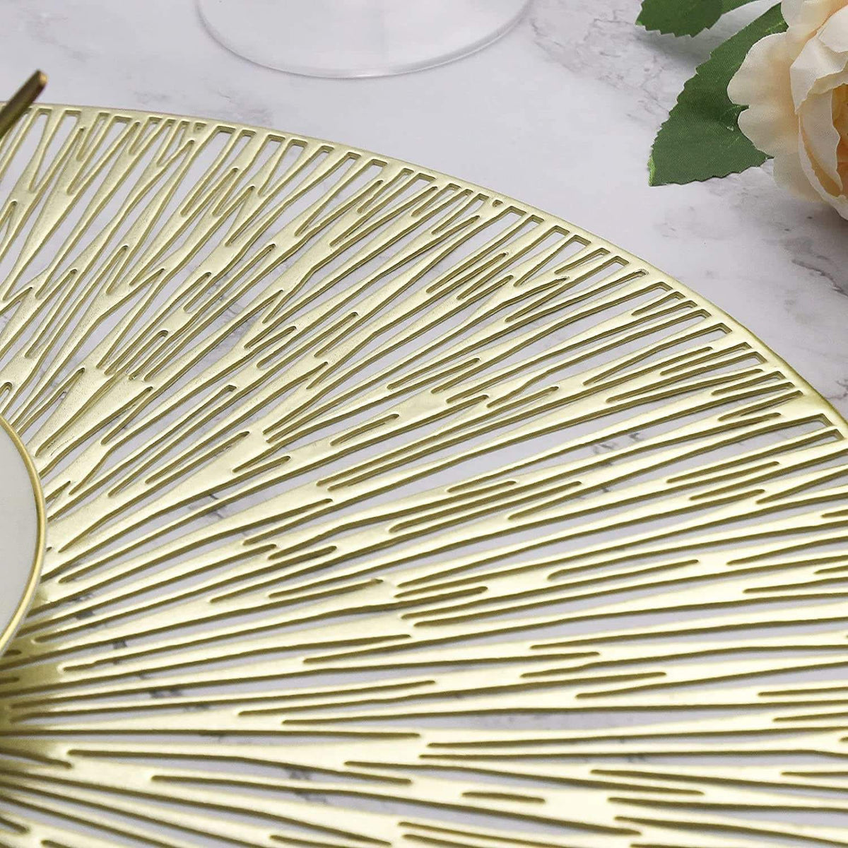 2/4/6/8 Set Spiked Golden Vinyl Metallic Flower Table Mats HZ BEDDING