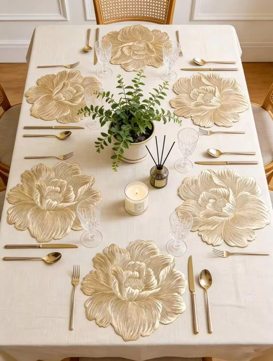 2/4/6/8 Set Fave Flower Golden Vinyl Metallic Flower Table Mats HZ BEDDING