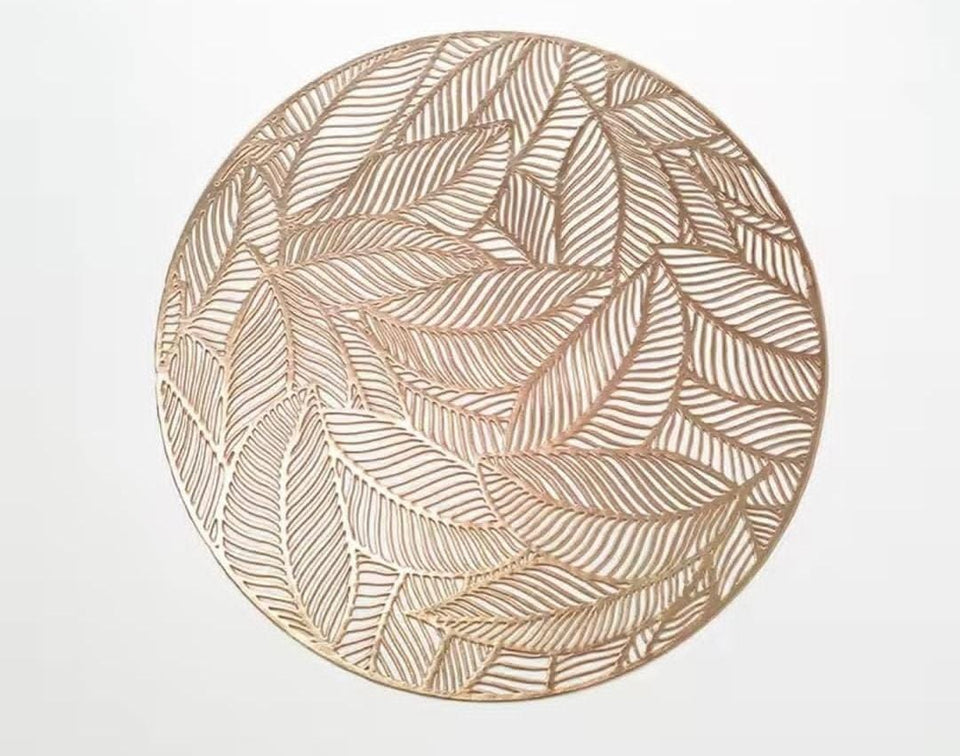 2/4/6 PVC Leaf Shape Round Placemats for Dining Table Set Tropical Leaves Vinyl Indoor Outdoor Heat Resistant Table Mats for Kitchen Patio Farmhouse Holiday Wedding Centerpiece, 14.96 Inches