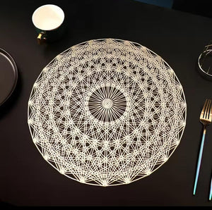 2/4/6 Vinyl New Shape Placemats for Dining Table Set Tropical Leaves Vinyl Indoor Outdoor Heat Resistant Table Mats for Kitchen Patio Farmhouse Holiday Wedding Centerpiece, 14.96 Inches