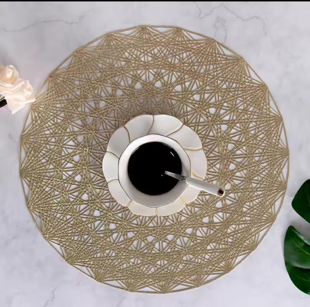 2/4/6 Vinyl New Shape Placemats for Dining Table Set Tropical Leaves Vinyl Indoor Outdoor Heat Resistant Table Mats for Kitchen Patio Farmhouse Holiday Wedding Centerpiece, 14.96 Inches