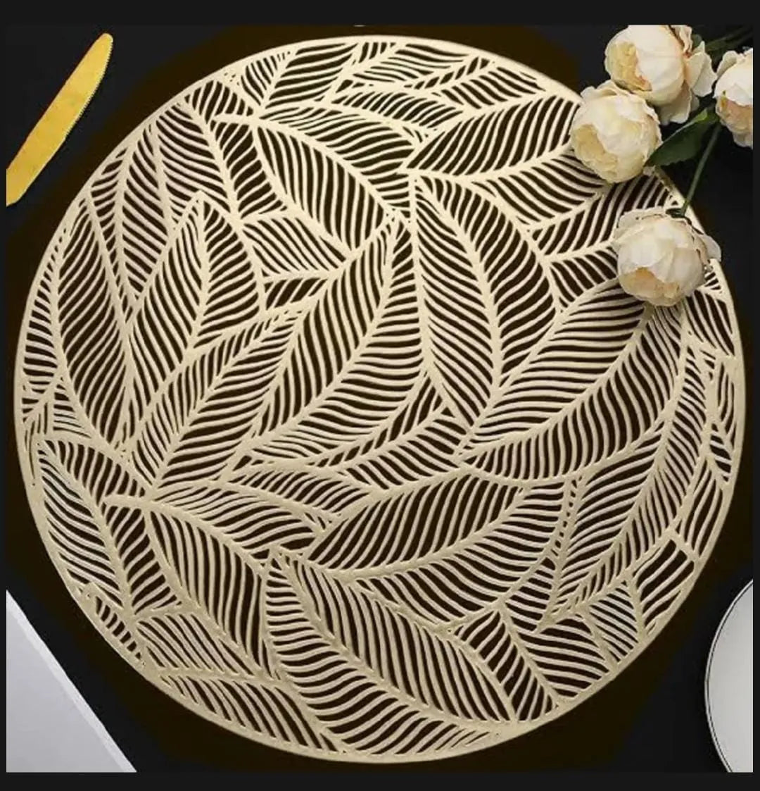 2/4/6 PVC Leaf Shape Round Placemats for Dining Table Set Tropical Leaves Vinyl Indoor Outdoor Heat Resistant Table Mats for Kitchen Patio Farmhouse Holiday Wedding Centerpiece, 14.96 Inches
